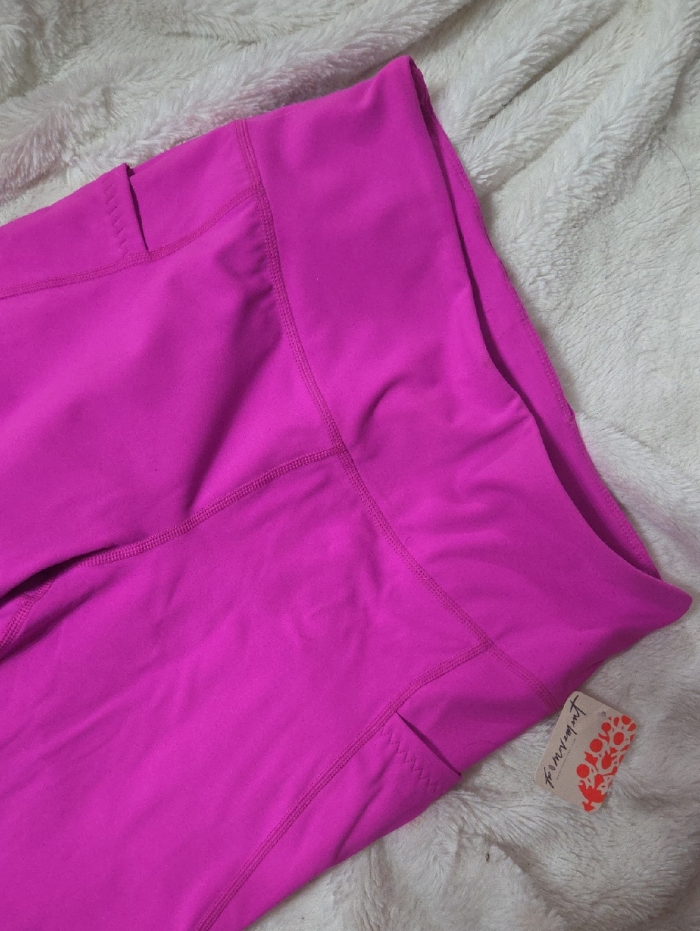 Nwt FP Movement avtivewear M in Bright Magenta